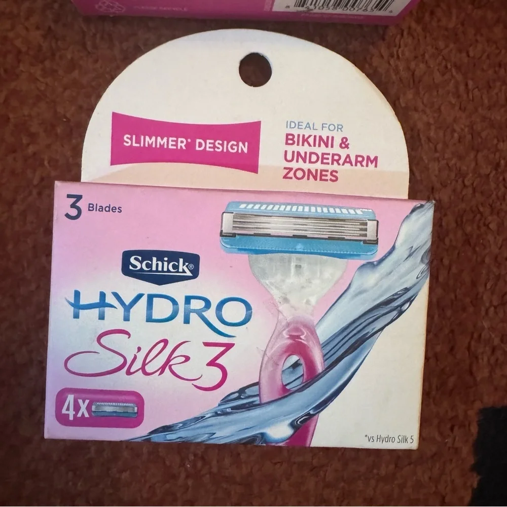 Schick Hydro Silk 3 Razor  & 3 Schick Hydro Silk 3 Razor Blade Refills